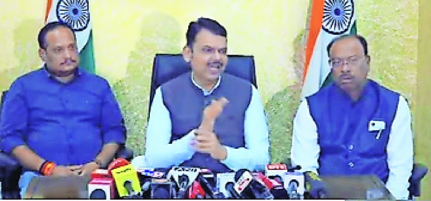 Chief Minister Devendra Fadnavis interacting with mediapersons