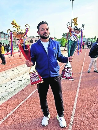 City Dasarwar helps Mah create history