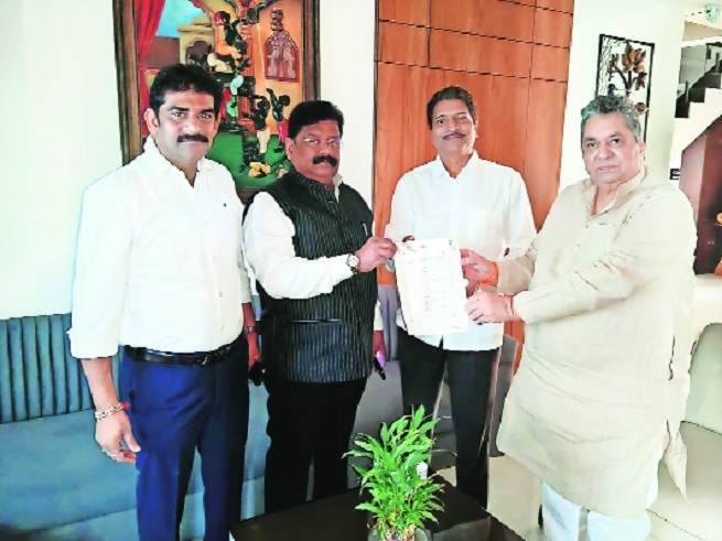 Vikas Thakre Vijay Kadam Satish Harde and Kishor Kumeria