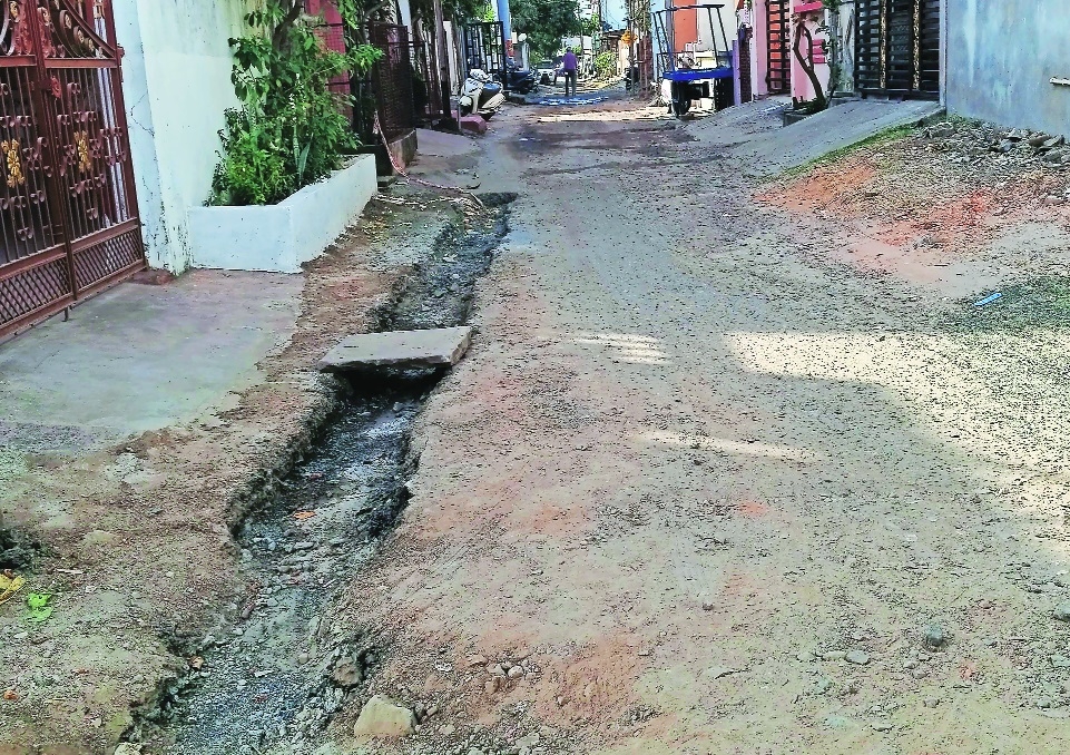 Pending issue of drainage work in Prabhag 11