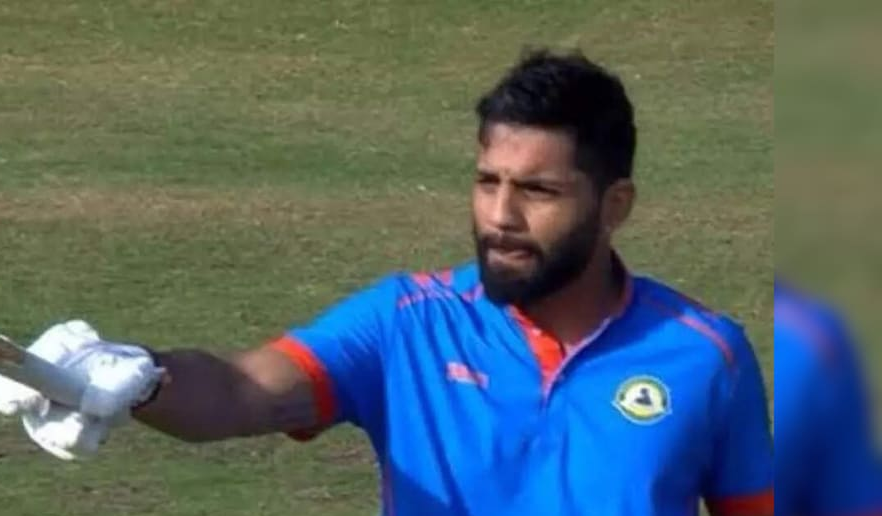 Dhruv equals record  As clinical Vidarbha drub H’bad