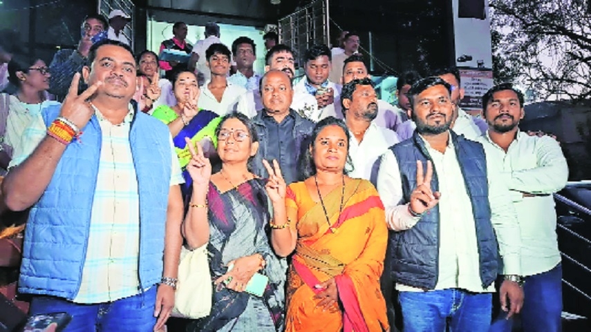 BJP candidates after receiving AB forms from Union Minister Nitin Gadkaris Public Contact office in Khamla on Monday