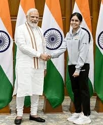 Ritika Thaker with narendra modi
