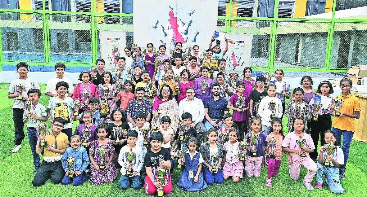 Swaraj Amoli bag chess crowns