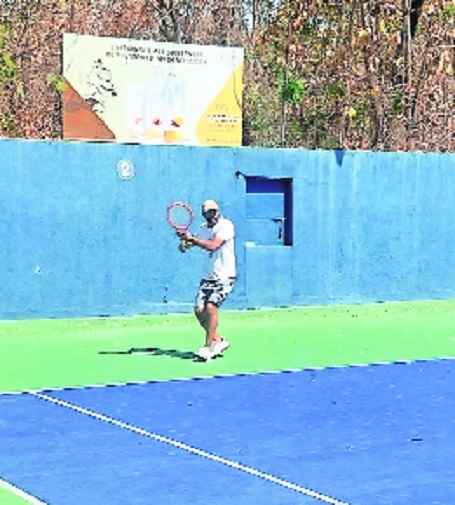 Seeds sail smoothly on Day One