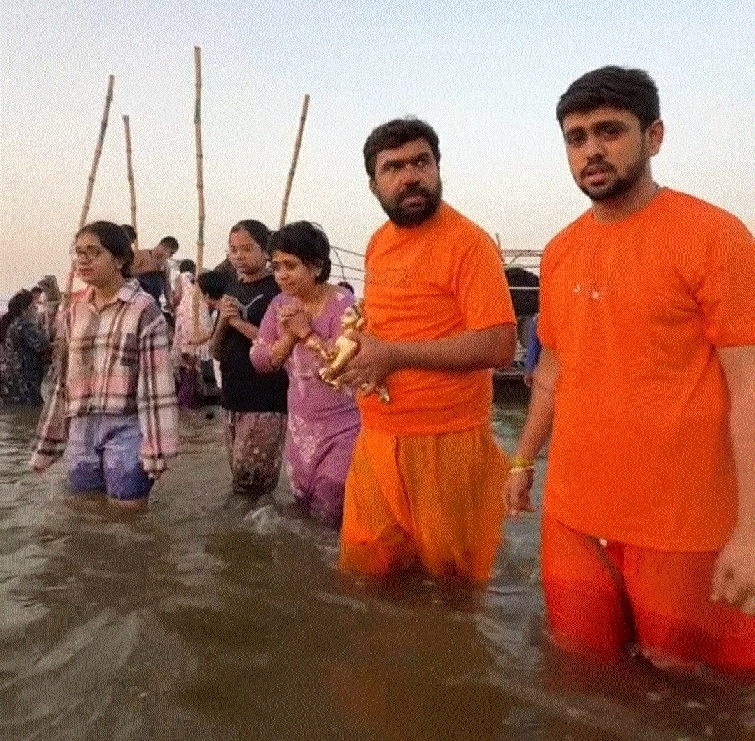 MP Vivek Bunty Sahu family tak