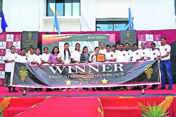 Karan Kothari Jewellers felicitates 