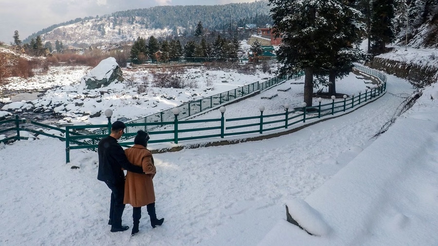 Fresh snowfall in Kashmir