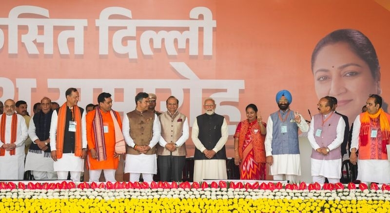 Prime Minister Narendra Modi with rekha gupta