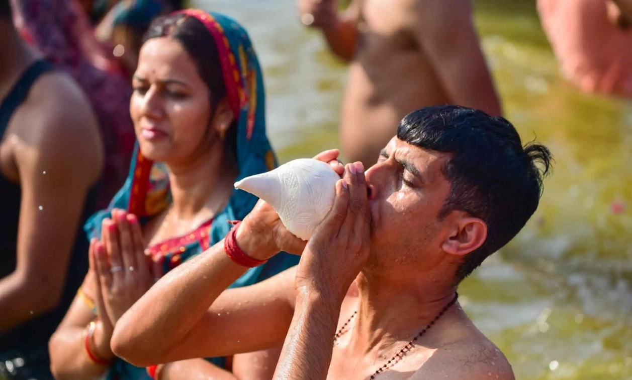 kumbh mela devotee
