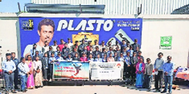 Aakar Institutes students visit Plasto