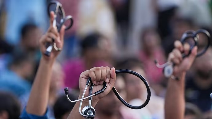 Man threatens to blow up doctors 