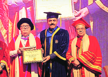 Manish Awasthi receives