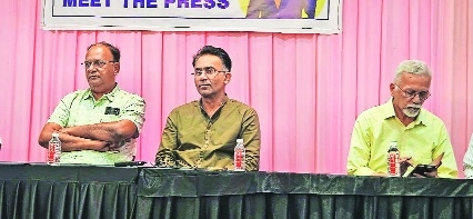 Ex-India wicketkeeper and former national selector Saba Karim interacts