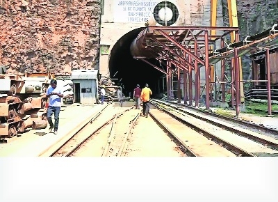 Tunnel collapse Silt removal efforts at locations of trapped