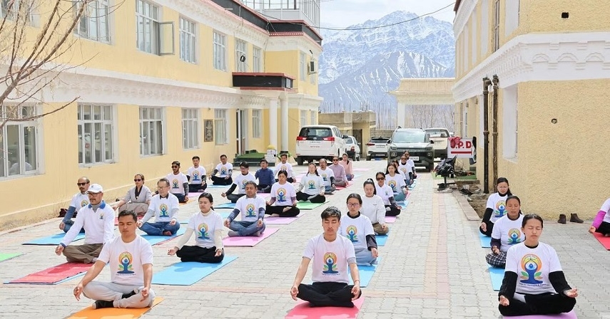 National Institute of Sowa-Rigpa conducts