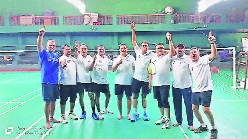Team Nitnawre wins YMCA badminton tournament