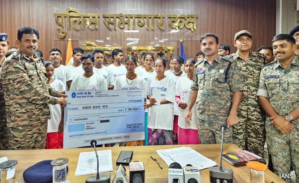 33 Naxalites surrender in Sukma Surrendered Naxals