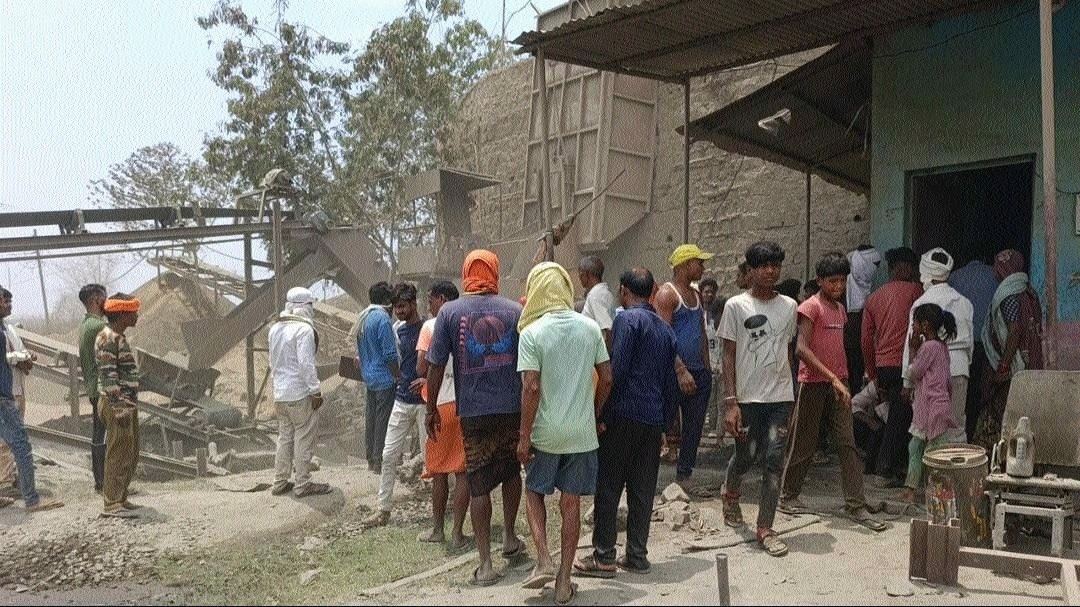 Angry villagers gathered at the crusher plant at village Lukampur