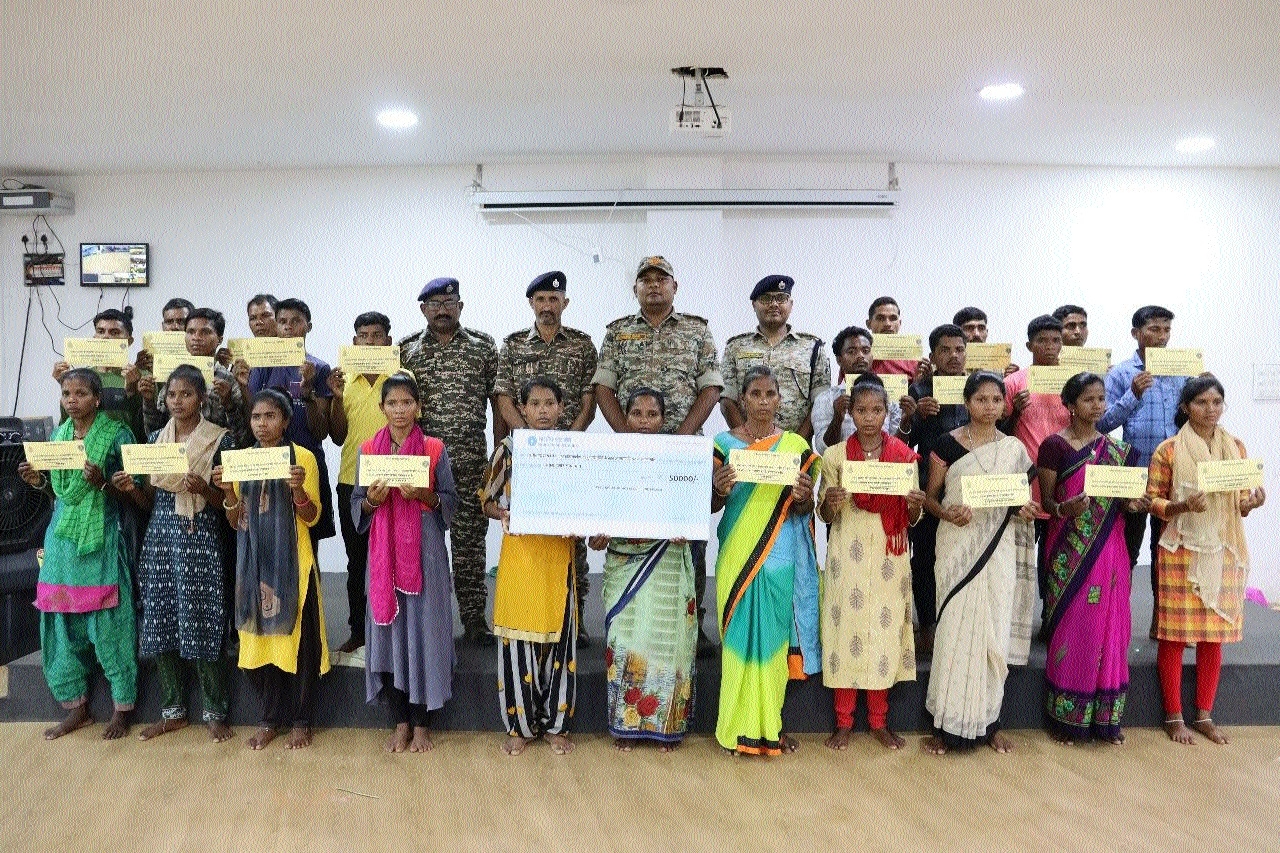 24 surrendered Maoists receive rehabilitation cheques 