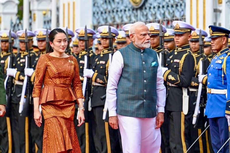 INDIA THAILAND SIGN PACTS IN KEY SECTORS