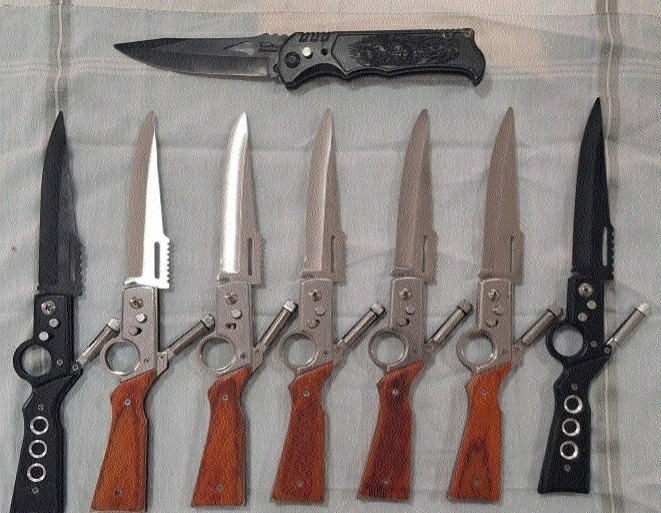 Gang involved in illegal  trade of sharp weapons