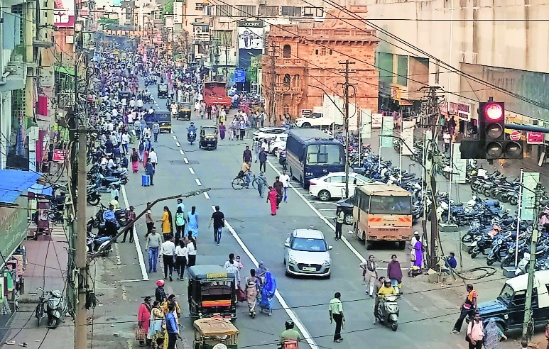 Sitabuldi main road last wee