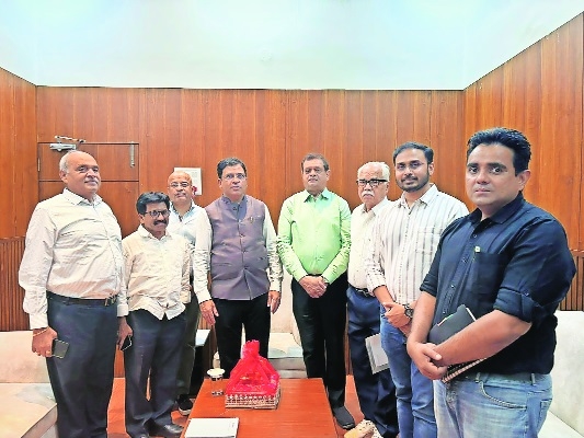 VED discusses issues of mining 