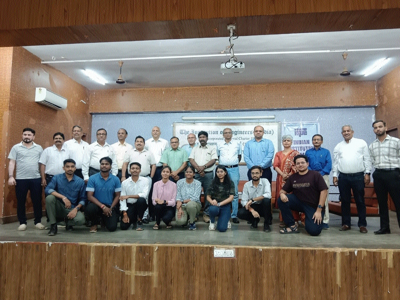 Experts and participants at Engineers Bhawan Bhilai