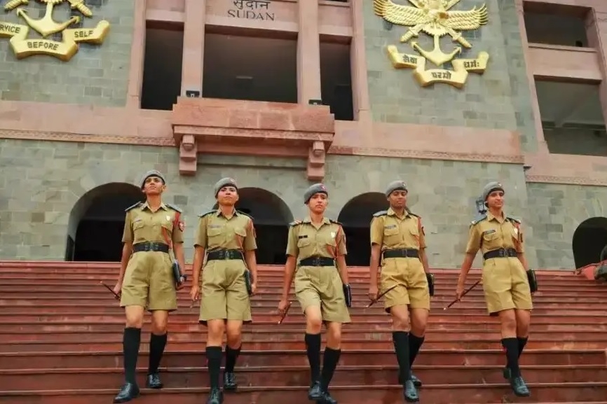 Historic first Maiden batch of 17