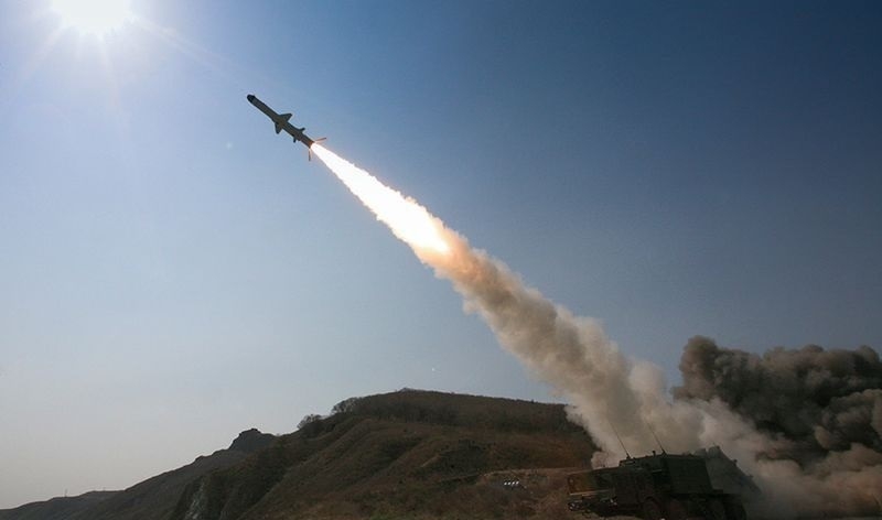 Houthi ballistic missile hits