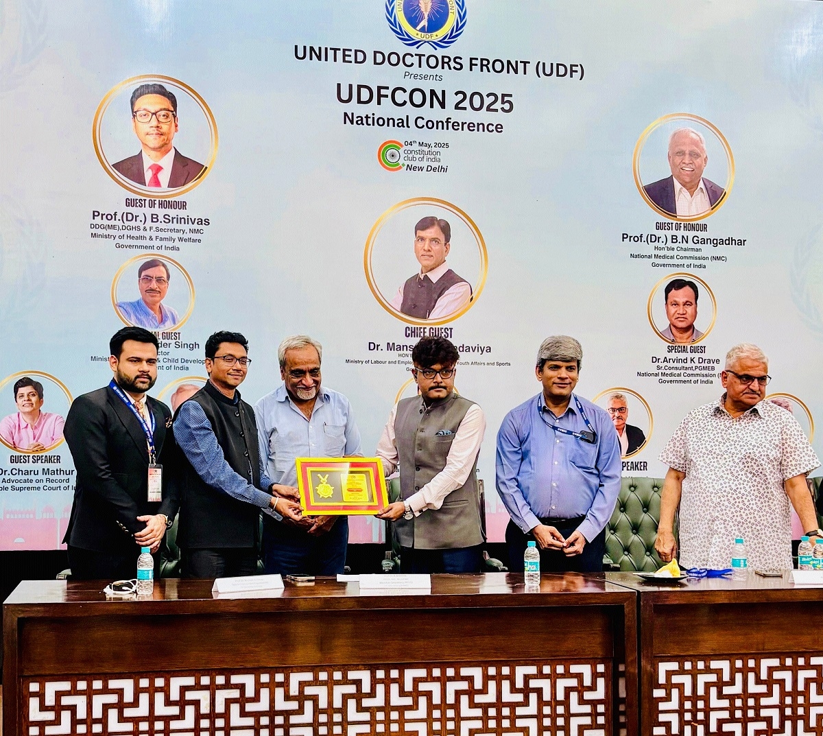 The Hitavadas Mukesh S Singh conferred with Dr APJ 