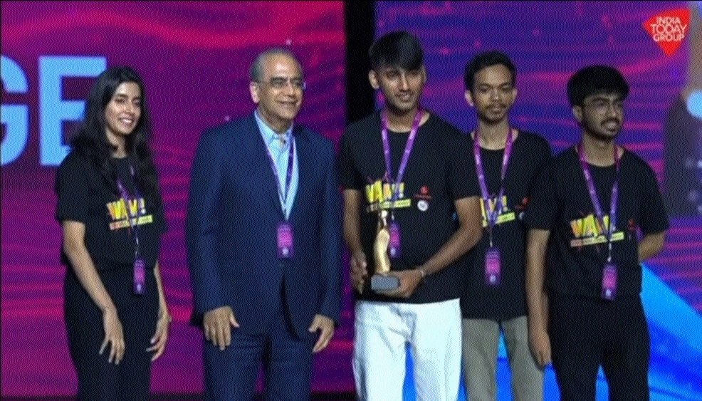 Team from Raipur after receiving the award from Arun Puri