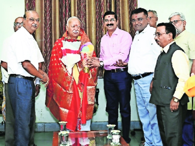RSS chief visits SSBL