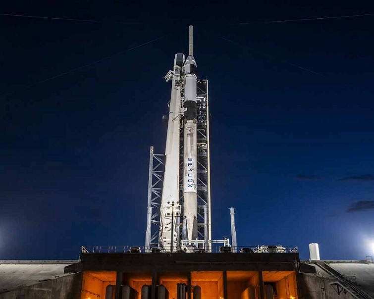 SpaceX detects leak in Falcon-9 rocket