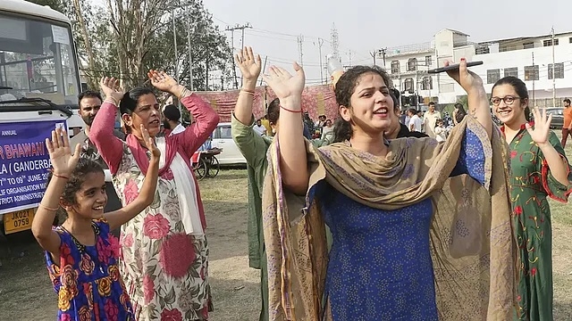 Kashmiri pandits travel for Kheer Bhawani Mela