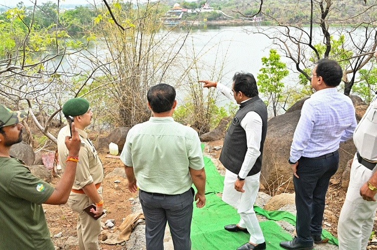 State PWD Minister Rakesh Singh 