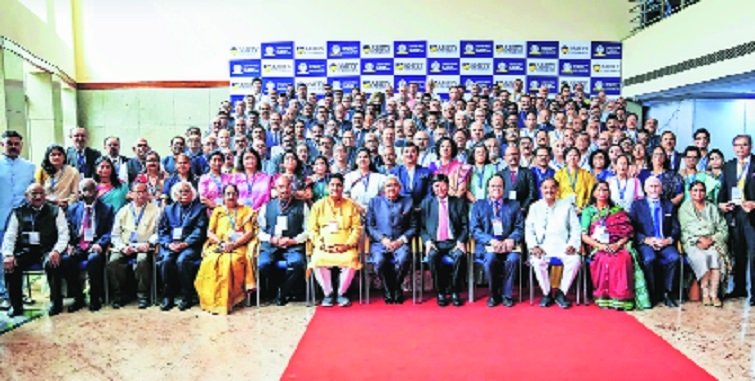 Vice President Jagdeep Dhankhar in a group picture 