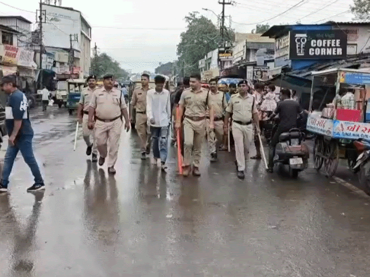 Hanumanganj cops rescue