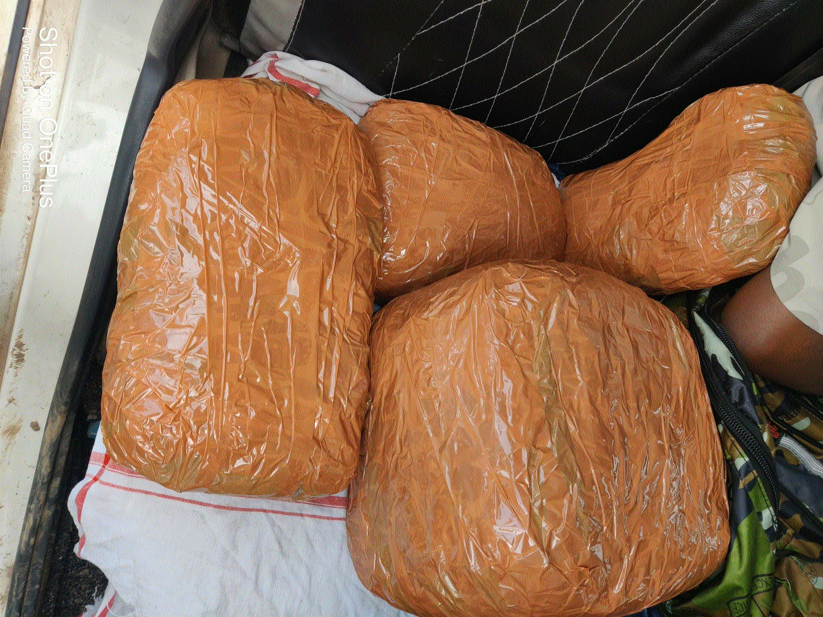 Man, woman arrested with 6.44 kg