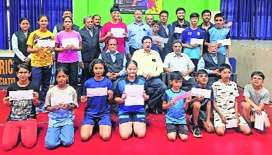 Twin titles for Vidhi Purab