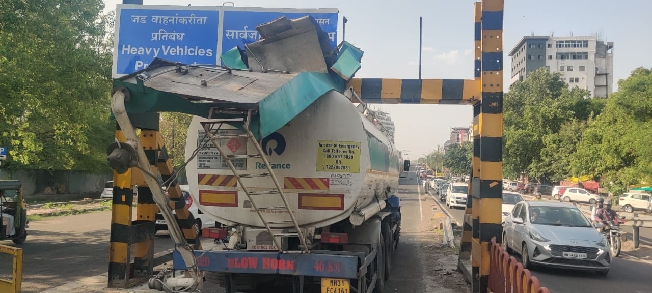 Height barrier paradox sitaburdi flyover