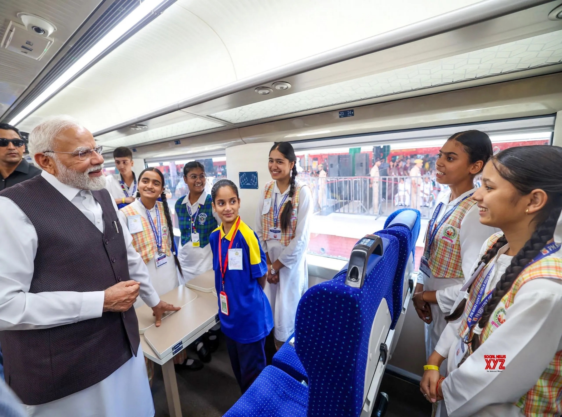 Prime Minister Narendra Modi interacts with students 