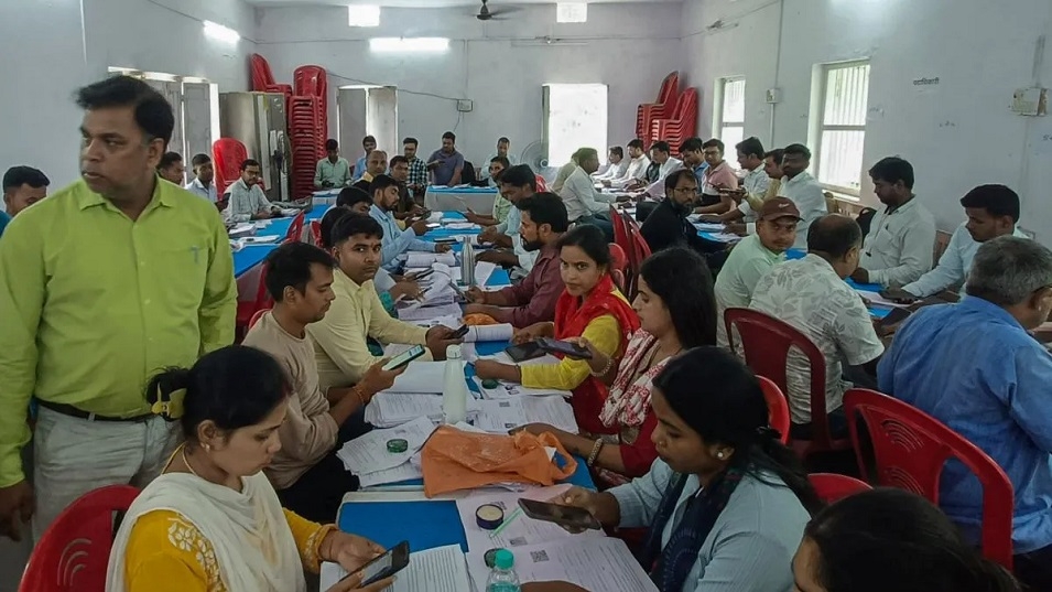 Large number of Nepalese Bdeshis 