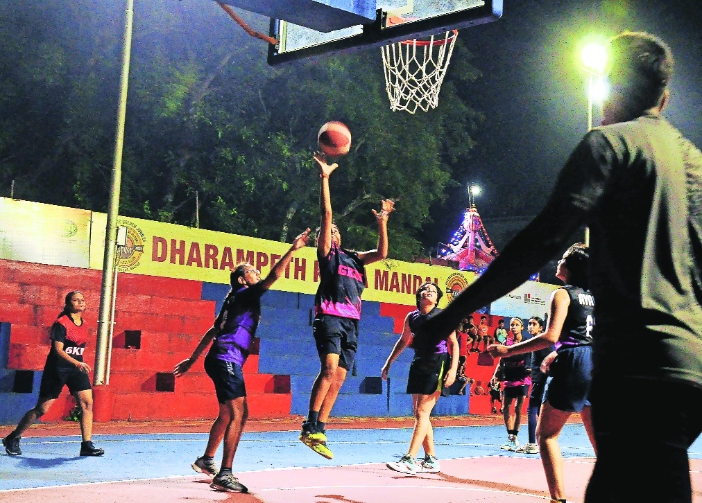 DKM-A girls in quarters