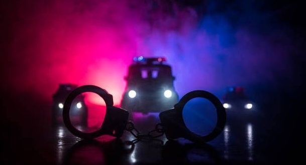 Action against Barrel Cafe La Horee Bar Martini Lounge for flouting deadline