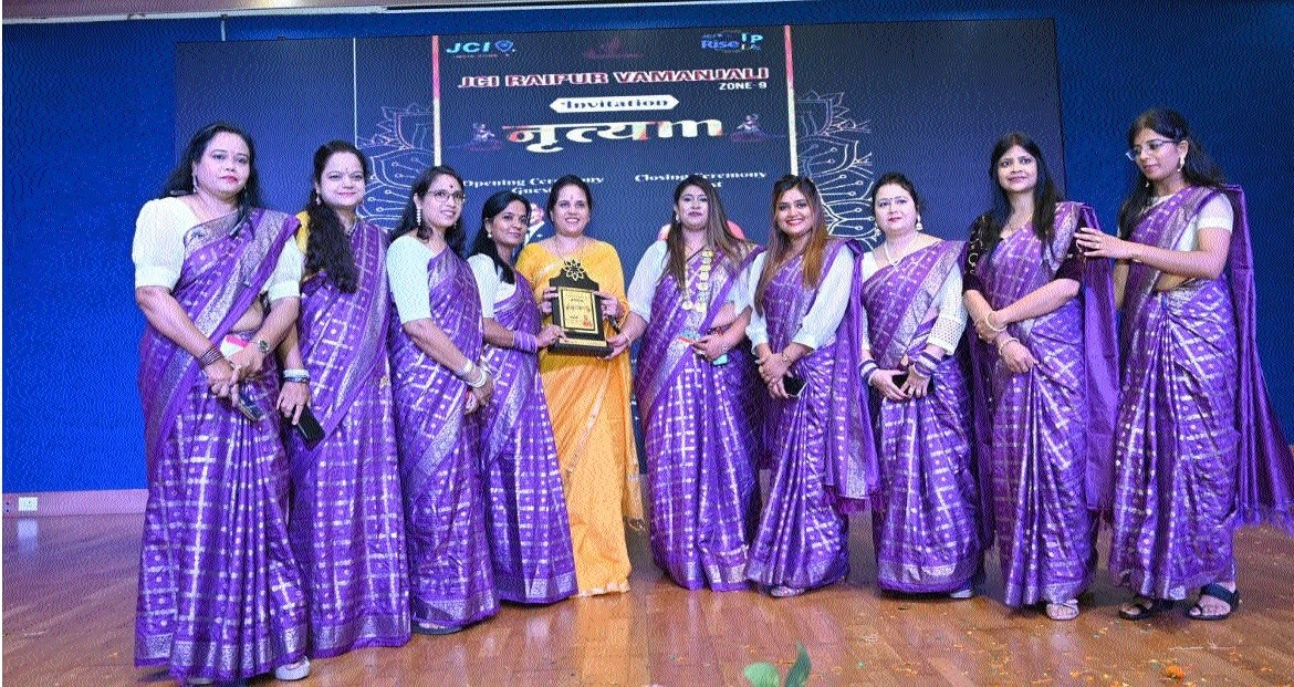 Raipur Mayor Meenal Choubey al