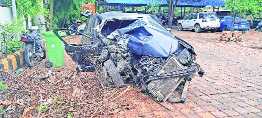 The badly mangled Polo car at the police station