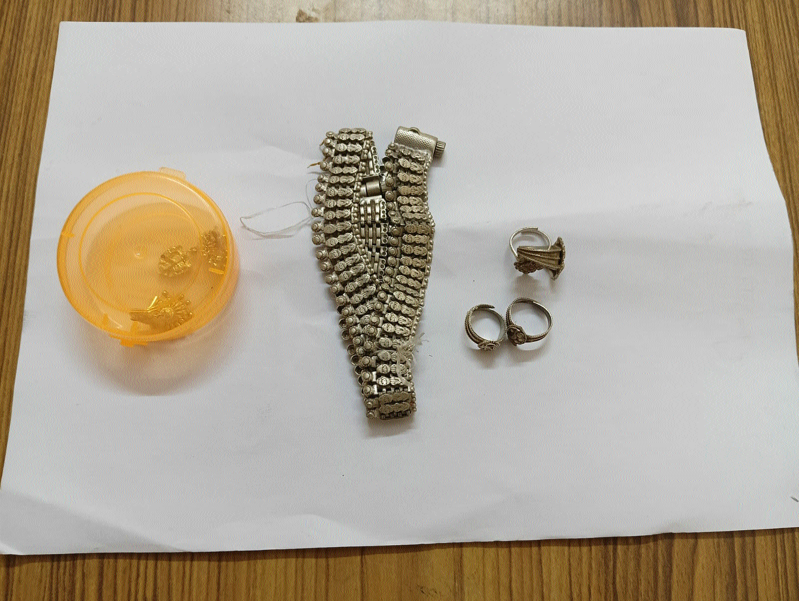 Two notorious thieves