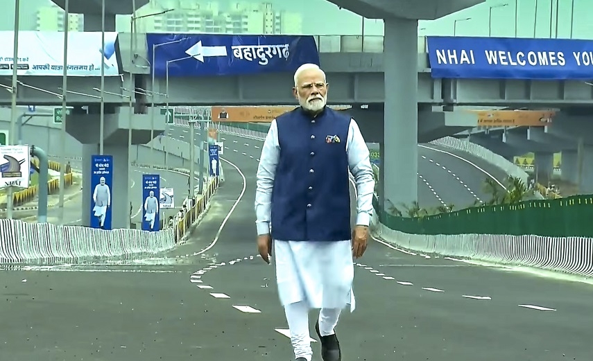 Modi inaugurates two highways 